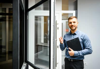 Découvrez les fenêtres Dako dans notre showroom à Nancy