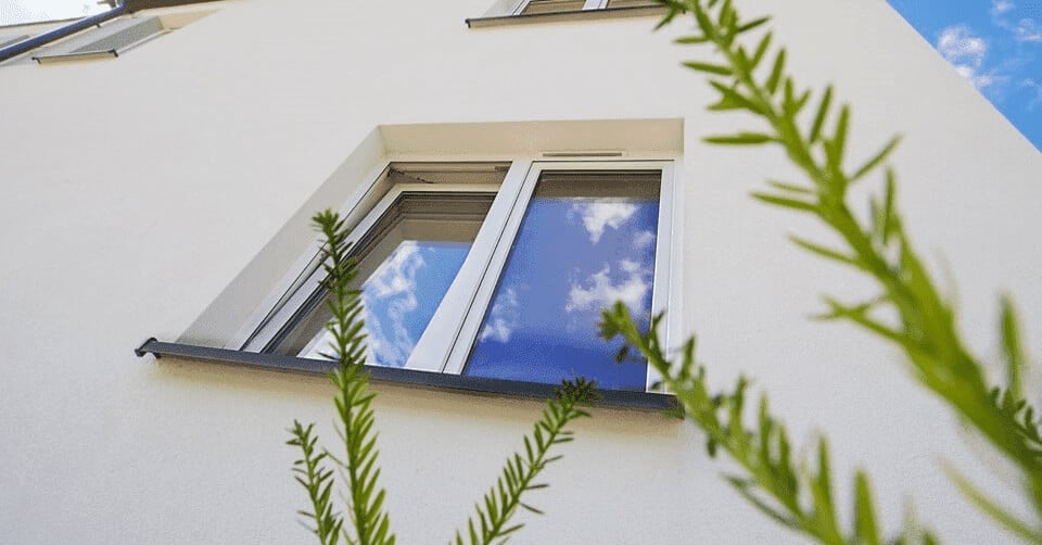 Maxpose Nancy - Fenêtre PVC avec aération permettant le renouvellement de l’air intérieur