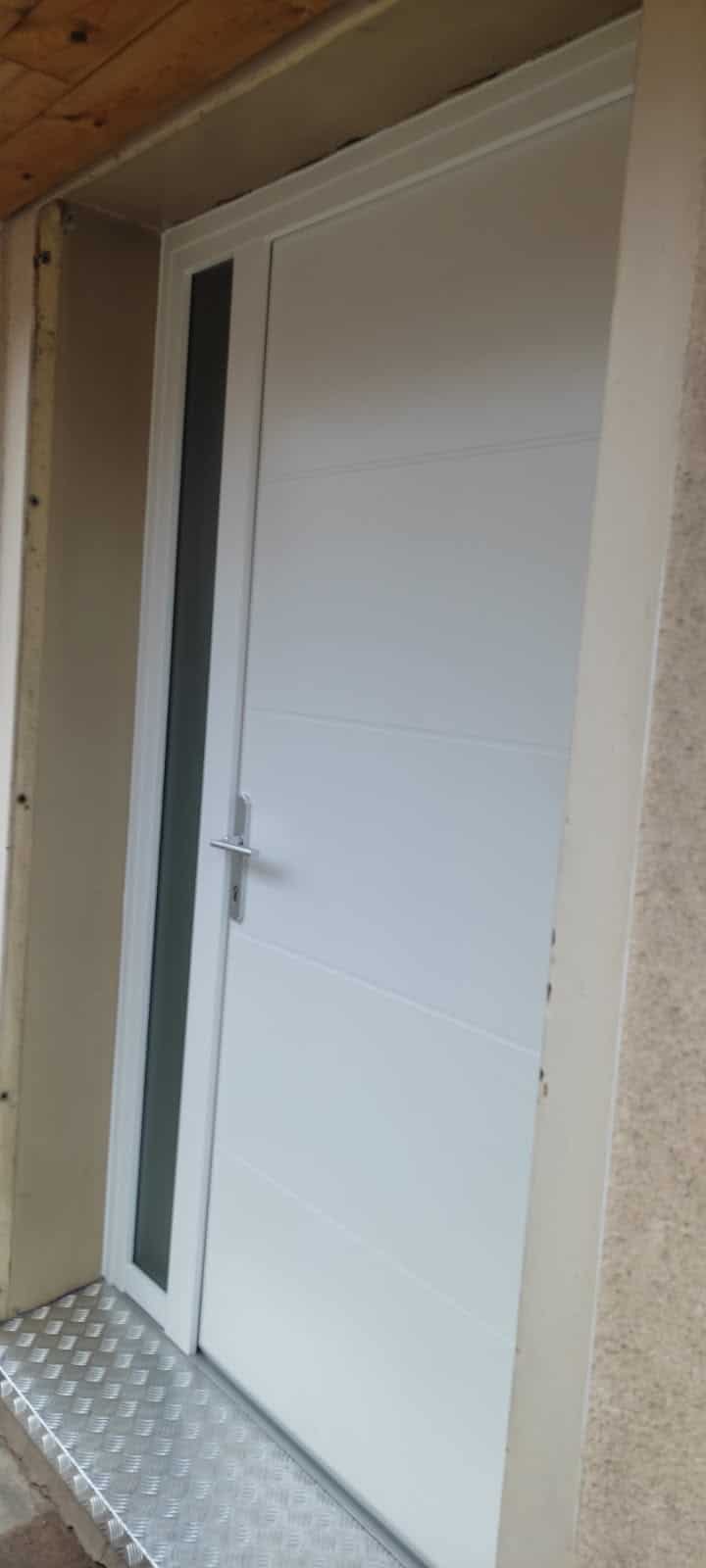 Maxypose Nancy - Pose d'une porte d'entrée Finstral