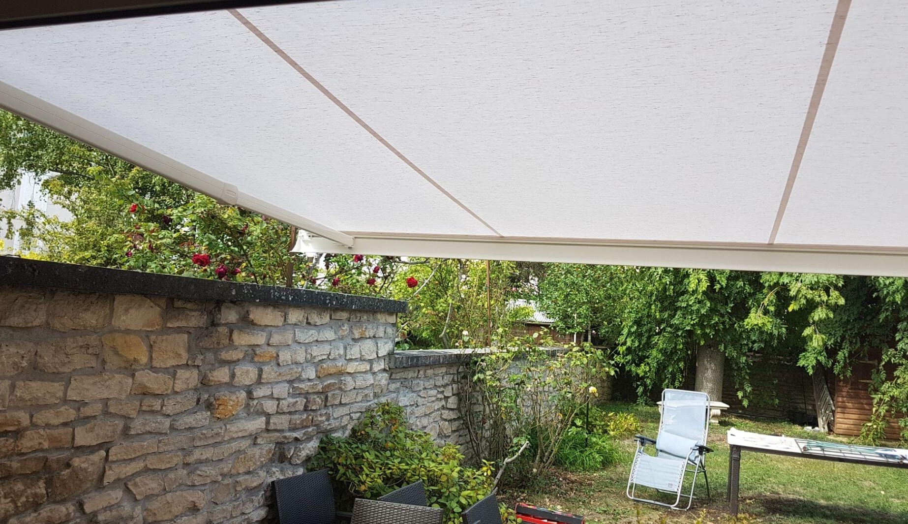 Maxypose Nancy - Installation d’un store banne semi-coffre KITAYA (MATEST) à Mazéville (54)